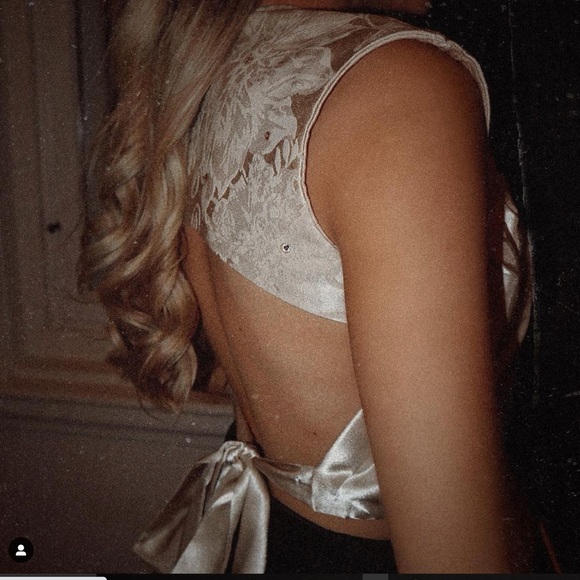 Gold satin top HIGH quality never worn - Picture 5 of 5